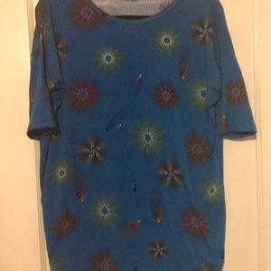 Lularoe Irma top !